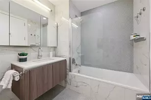 160 1st Street 1013, Jersey City, NJ 07302 - Photo 18