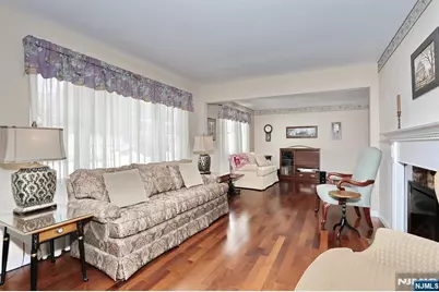 46 Knollwood Drive, Paramus, NJ 07652 - Photo 8