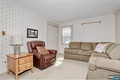 46 Knollwood Drive, Paramus, NJ 07652 - Photo 18