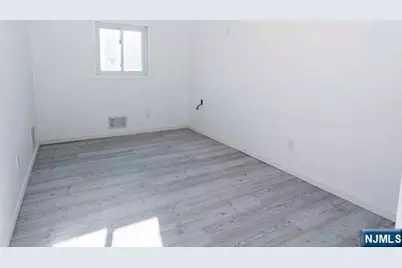605 Washington Avenue, Dumont, NJ 07628 - Photo 6