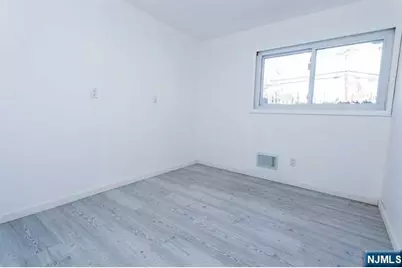 605 Washington Avenue, Dumont, NJ 07628 - Photo 8