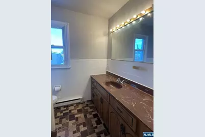 533 Kingsland Avenue, Lyndhurst Township, NJ 07071 - Photo 18