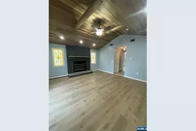 533 Kingsland Avenue, Lyndhurst Township, NJ 07071 - Photo 14