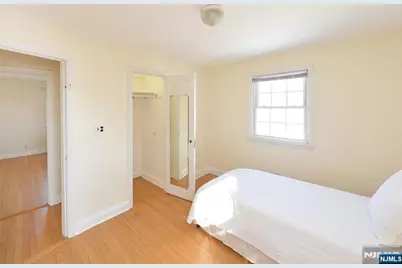 87 Grayson Place, Teaneck Township, NJ 07666 - Photo 14