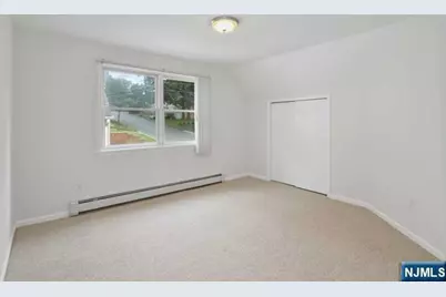 39 Springfield Avenue 2nd Floor #2nd Floor, Hasbrouck Heights, NJ 07604 - Photo 6
