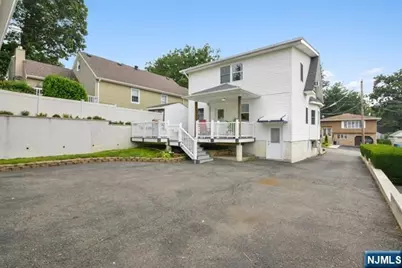 39 Springfield Avenue 2nd Floor #2nd Floor, Hasbrouck Heights, NJ 07604 - Photo 10