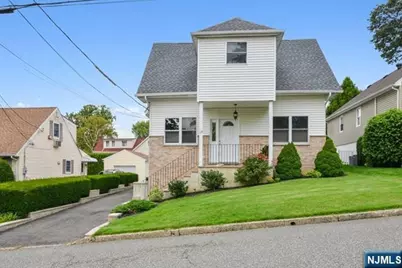 39 Springfield Avenue 2nd Floor #2nd Floor, Hasbrouck Heights, NJ 07604 - Photo 1