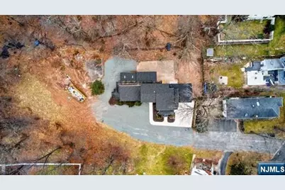 567 Eagle Rock Avenue, West Orange Township, NJ 07052 - Photo 22