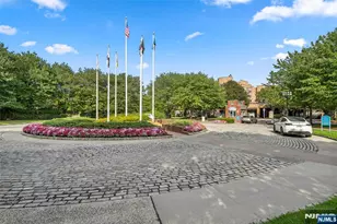 302 Hancock Ct 302, Edgewater, NJ 07020 - Photo 14