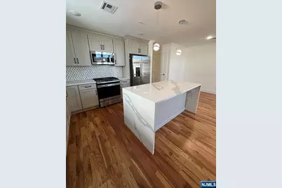 319 Renner Avenue, Newark, NJ 07112 - Photo 8