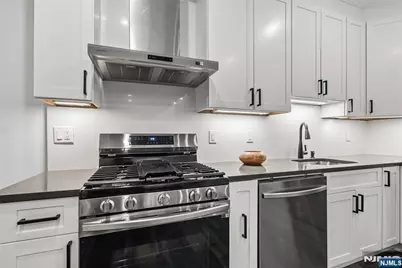 521 10th Street A2 #A2, Union City, NJ 07087 - Photo 8