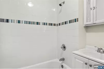 117 Parkview Terrace 3 #3, Newark, NJ 07112 - Photo 8