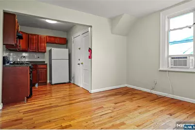 117 Parkview Terrace 3 #3, Newark, NJ 07112 - Photo 2