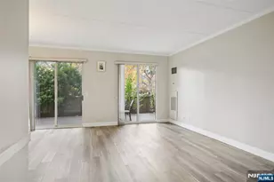 1077 River Road Th5, Edgewater, NJ 07020 - Photo 6