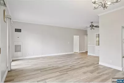 1077 River Road Th5 #TH5, Edgewater, NJ 07020 - Photo 4