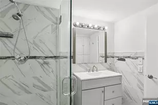 1077 River Road Th5, Edgewater, NJ 07020 - Photo 12