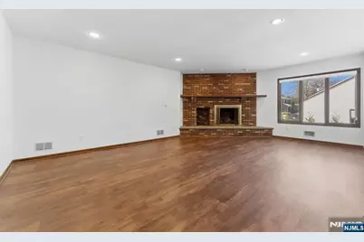 125 Hickory Avenue A #A, Tenafly, NJ 07670 - Photo 4