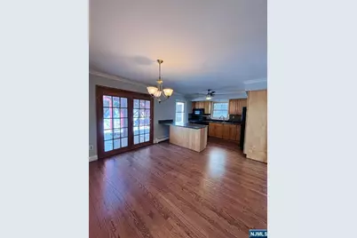 81 Lakeshore Drive, Prospect Park, NJ 07508 - Photo 4