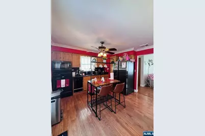 81 Lakeshore Drive, Prospect Park, NJ 07508 - Photo 12