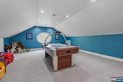 294 Oakwood Road, Englewood, NJ 07631 - Photo 38