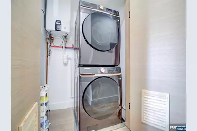 231 Clinton Avenue 2 #2, Jersey City, NJ 07304 - Photo 14
