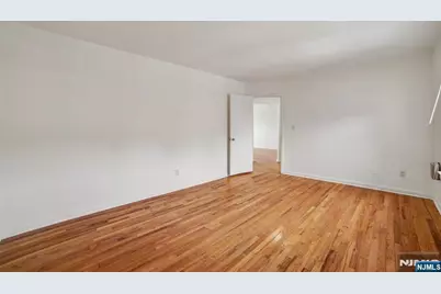 2430 8th Street 5B #5B, Fort Lee, NJ 07024 - Photo 10