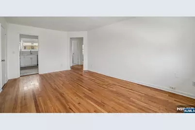 2430 8th Street 5B #5B, Fort Lee, NJ 07024 - Photo 2