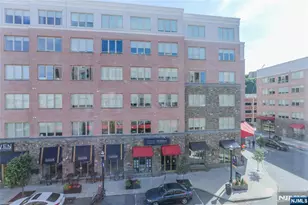 2 Main Street D404, Edgewater, NJ 07020 - Photo 4