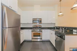 2 Main Street D404, Edgewater, NJ 07020 - Photo 6