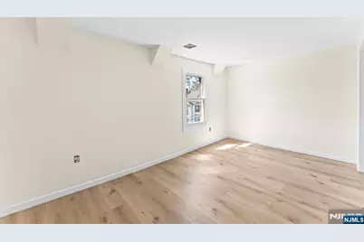 585 McChesney Street, Orange, NJ 07050 - Photo 20