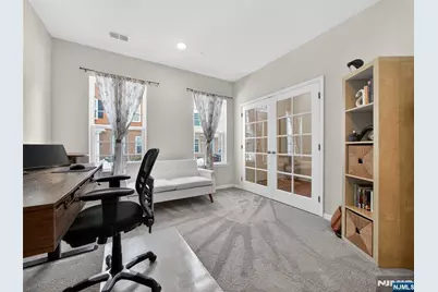 81 Landmark Lane, Fair Lawn, NJ 07410 - Photo 8