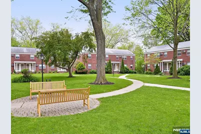 72 Lakeview Avenue B #B, Leonia, NJ 07605 - Photo 1