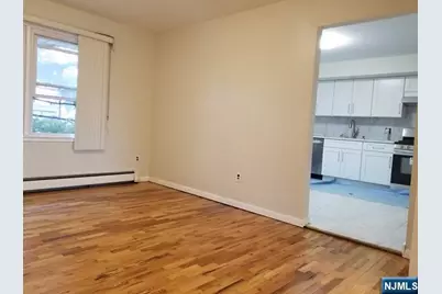 475 North Avenue 2nd Fl #2nd FL, Fort Lee, NJ 07024 - Photo 6