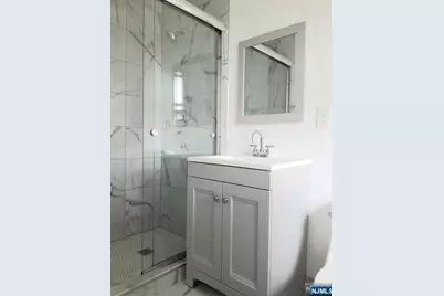 475 North Avenue 2nd Fl #2nd FL, Fort Lee, NJ 07024 - Photo 4