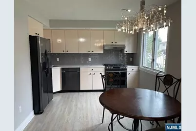 30 Livi Court, Elmwood Park, NJ 07407 - Photo 2