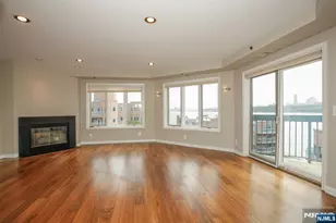 602 Rutledge Ct, Edgewater, NJ 07020 - Photo 4