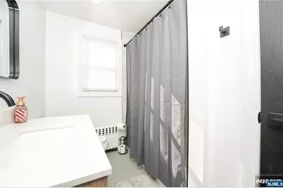 332 Macarthur Avenue, Garfield, NJ 07026 - Photo 8