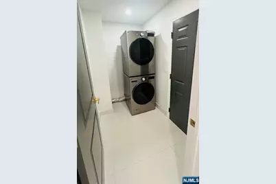 815 Highland Avenue, Paramus, NJ 07652 - Photo 24