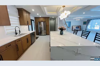 815 Highland Avenue, Paramus, NJ 07652 - Photo 4