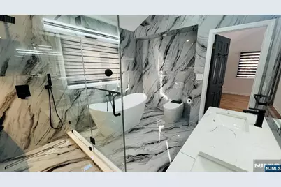 815 Highland Avenue, Paramus, NJ 07652 - Photo 20