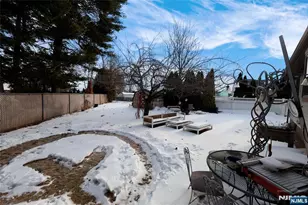 16 Homestead Rd, Elmwood Park, NJ 07407 - Photo 18