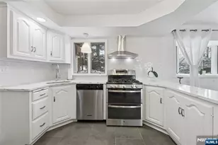 16 Homestead Rd, Elmwood Park, NJ 07407 - Photo 4