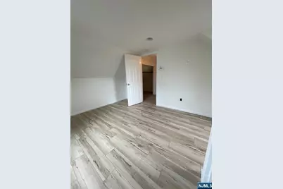 70 Suters Lane, Wayne, NJ 07470 - Photo 4