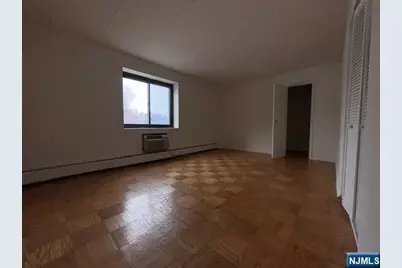 77 Prospect Avenue 2D #2D, Hackensack, NJ 07601 - Photo 2