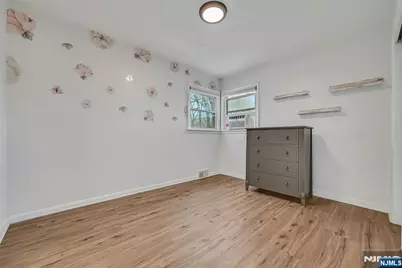 110 Somers Avenue, Bergenfield, NJ 07621 - Photo 16