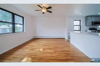 93 Myrtle Avenue 1 #1, Edgewater, NJ 07020 - Photo 8