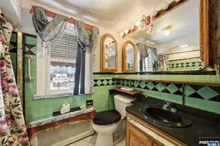 1067 Julia St, Teaneck Township, NJ 07666 - Photo 24