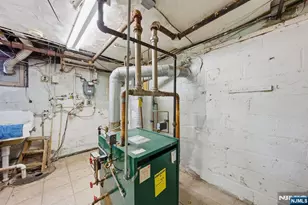 1067 Julia St, Teaneck Township, NJ 07666 - Photo 28