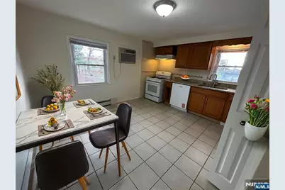 368 New York Avenue 2 #2, Lyndhurst Township, NJ 07071 - Photo 2