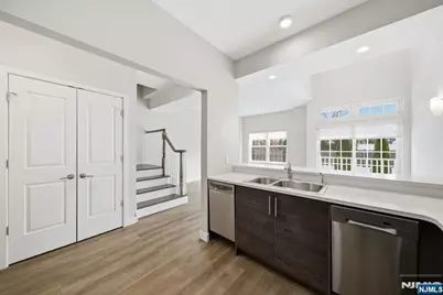 764 New Bridge Road 2L #2L, Teaneck Township, NJ 07666 - Photo 8